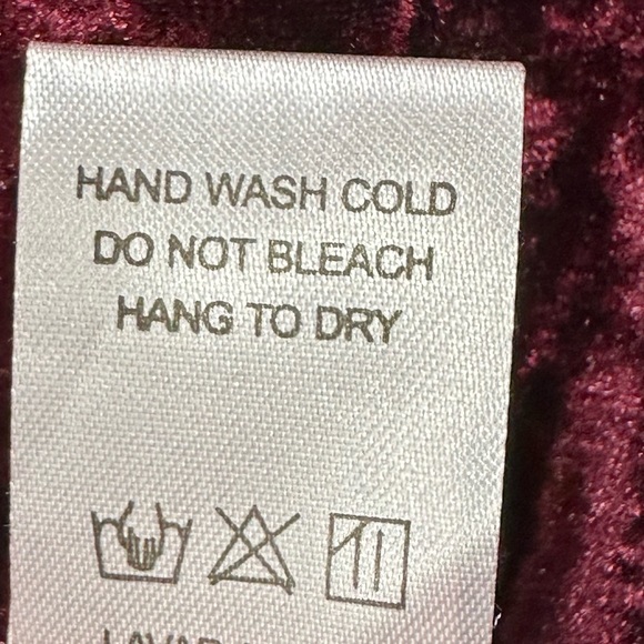 Women's Doe & Rae Cranberry Dark Red Crushed Velvet Flowy Tank - Picture 8 of 10